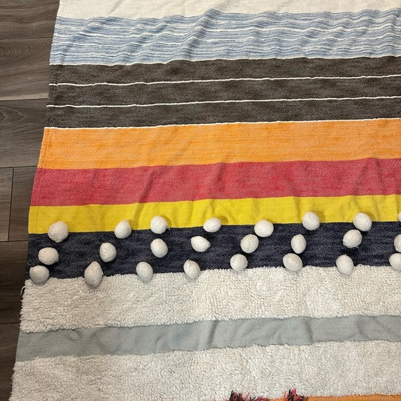 Beautiful Artistic Accent Carpet 100% Cotton - Picture 5 of 11